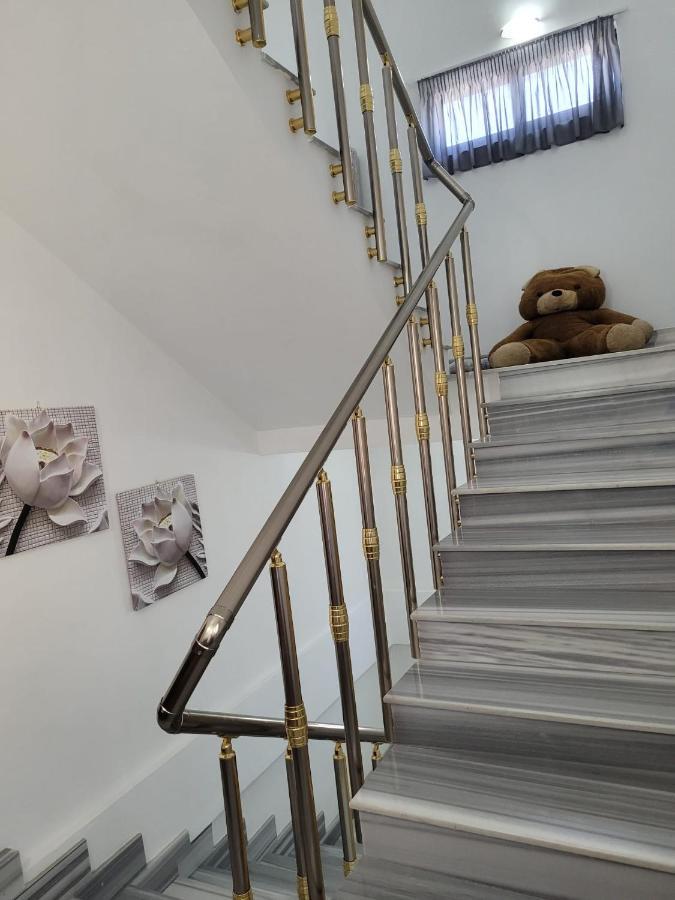 Italian Style Apartment ドゥラス エクステリア 写真