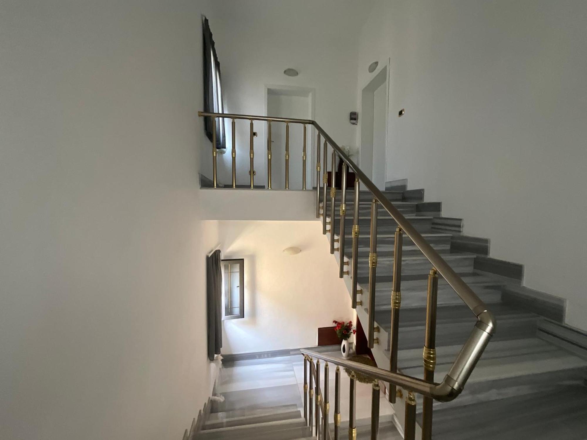 Italian Style Apartment ドゥラス エクステリア 写真